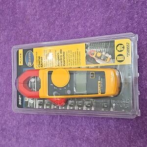 Fluke 302+ Clamp Meter